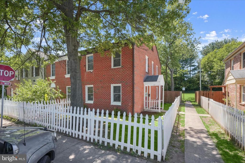 9764 BRAGG LN, Manassas, VA 20110