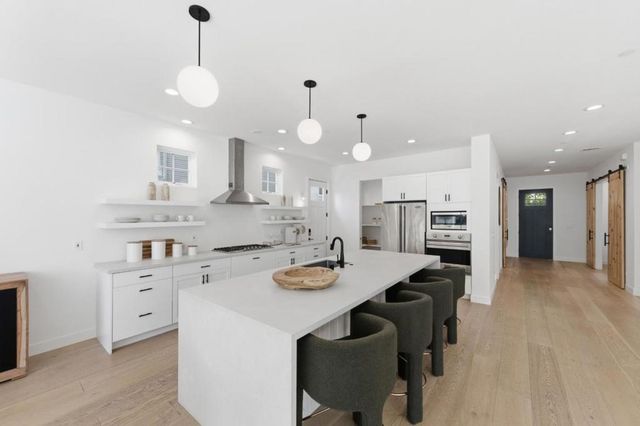 330 Grand Street, Redwood City, CA 94062