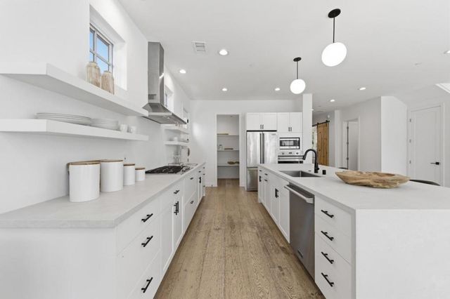 330 Grand Street, Redwood City, CA 94062