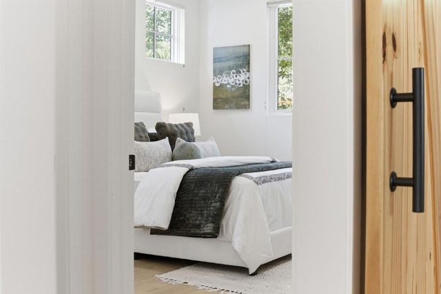 330 Grand Street, Redwood City, CA 94062