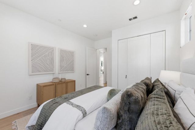 330 Grand Street, Redwood City, CA 94062