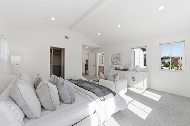 330 Grand Street, Redwood City, CA 94062