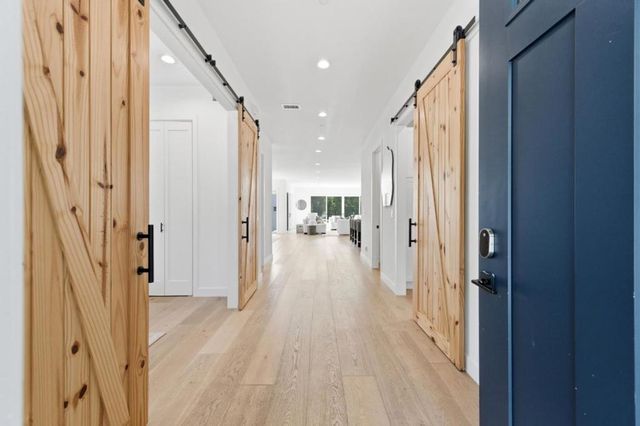 330 Grand Street, Redwood City, CA 94062