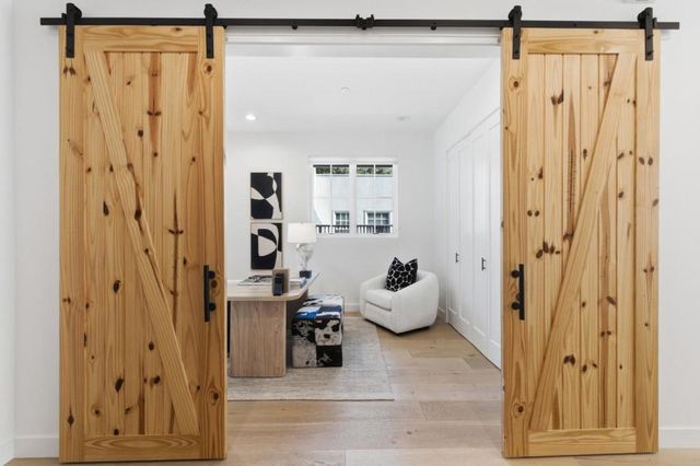 330 Grand Street, Redwood City, CA 94062