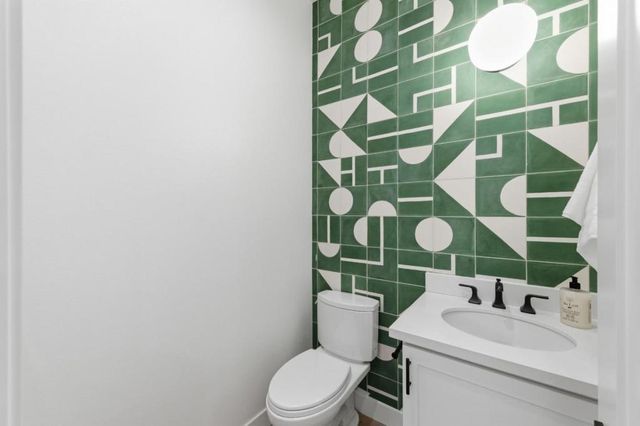 330 Grand Street, Redwood City, CA 94062