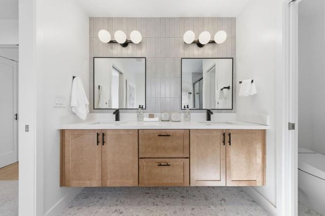 330 Grand Street, Redwood City, CA 94062