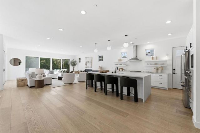 330 Grand Street, Redwood City, CA 94062