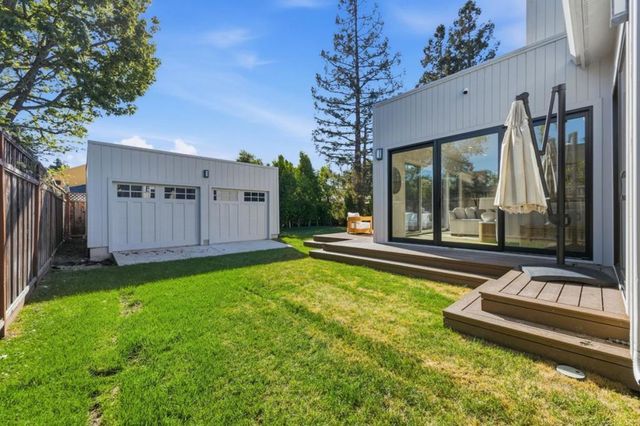 330 Grand Street, Redwood City, CA 94062