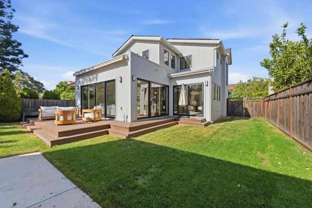 330 Grand Street, Redwood City, CA 94062