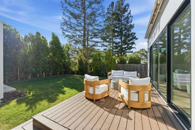 330 Grand Street, Redwood City, CA 94062