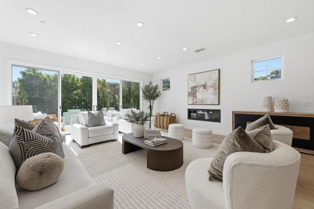 330 Grand Street, Redwood City, CA 94062