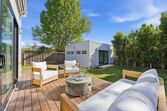 330 Grand Street, Redwood City, CA 94062