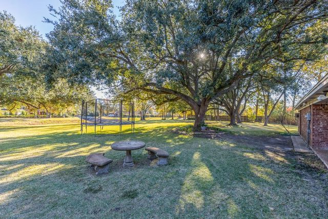 1210 Nottingham Lane, Beaumont, TX 77706
