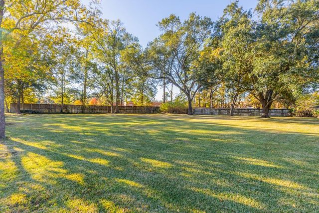 1210 Nottingham Lane, Beaumont, TX 77706