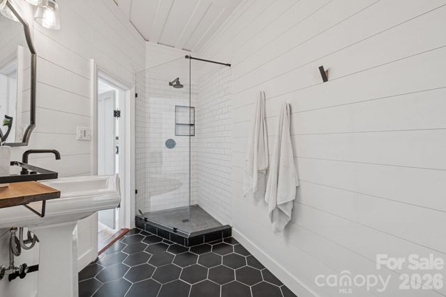 10915 Beatties Ford Road, Huntersville, NC 28078