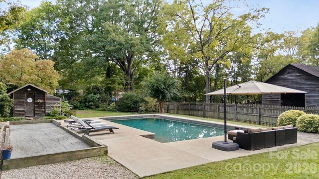 10915 Beatties Ford Road, Huntersville, NC 28078