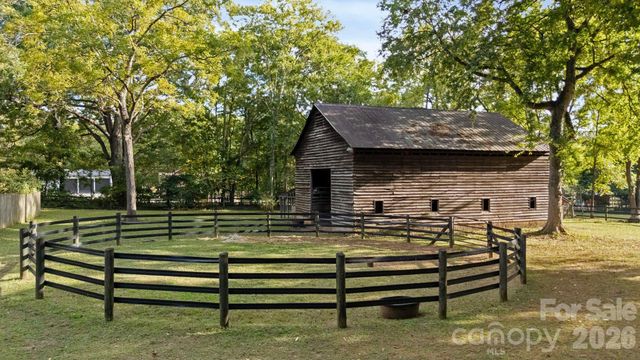 10915 Beatties Ford Road, Huntersville, NC 28078