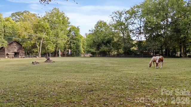 10915 Beatties Ford Road, Huntersville, NC 28078