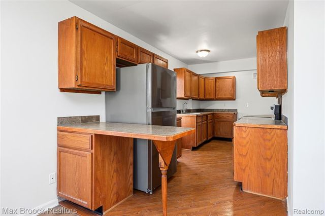 20240 Hollywood Street, Harper Woods, MI 48225