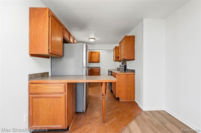 20240 Hollywood Street, Harper Woods, MI 48225