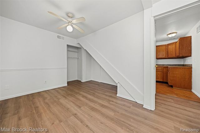 20240 Hollywood Street, Harper Woods, MI 48225