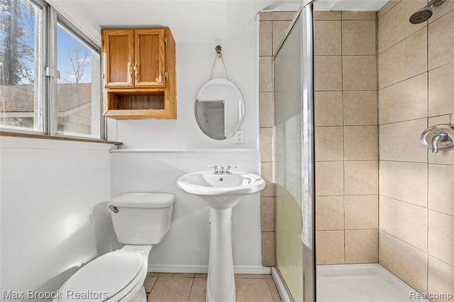 20240 Hollywood Street, Harper Woods, MI 48225