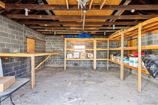 20240 Hollywood Street, Harper Woods, MI 48225