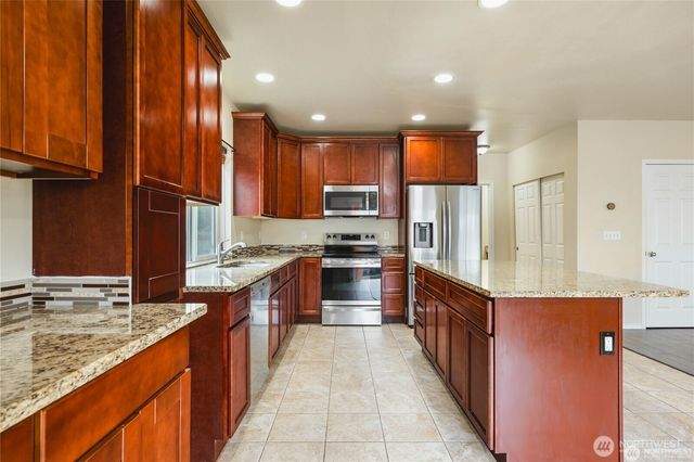 7615 198th Street E, Spanaway, WA 98387