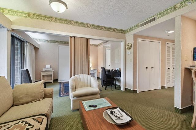 36750 US HIGHWAY 19 N 9-208, Palm Harbor, FL 34684