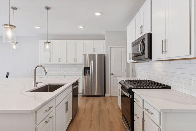 9560 4th Street N, Lake Elmo, MN 55042