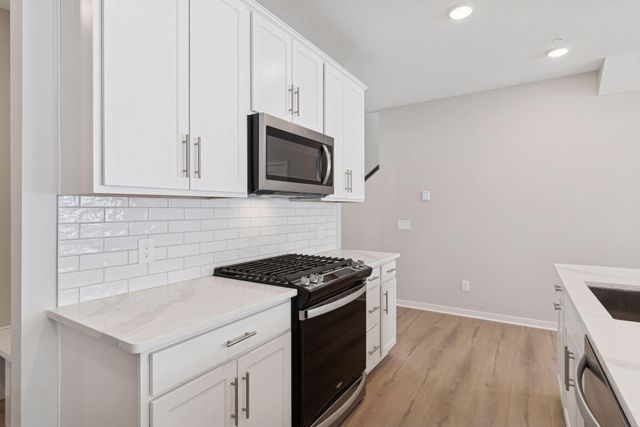 9560 4th Street N, Lake Elmo, MN 55042