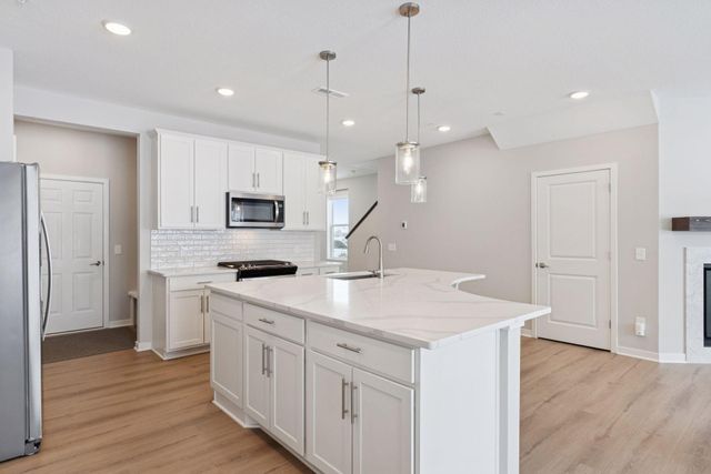 9560 4th Street N, Lake Elmo, MN 55042