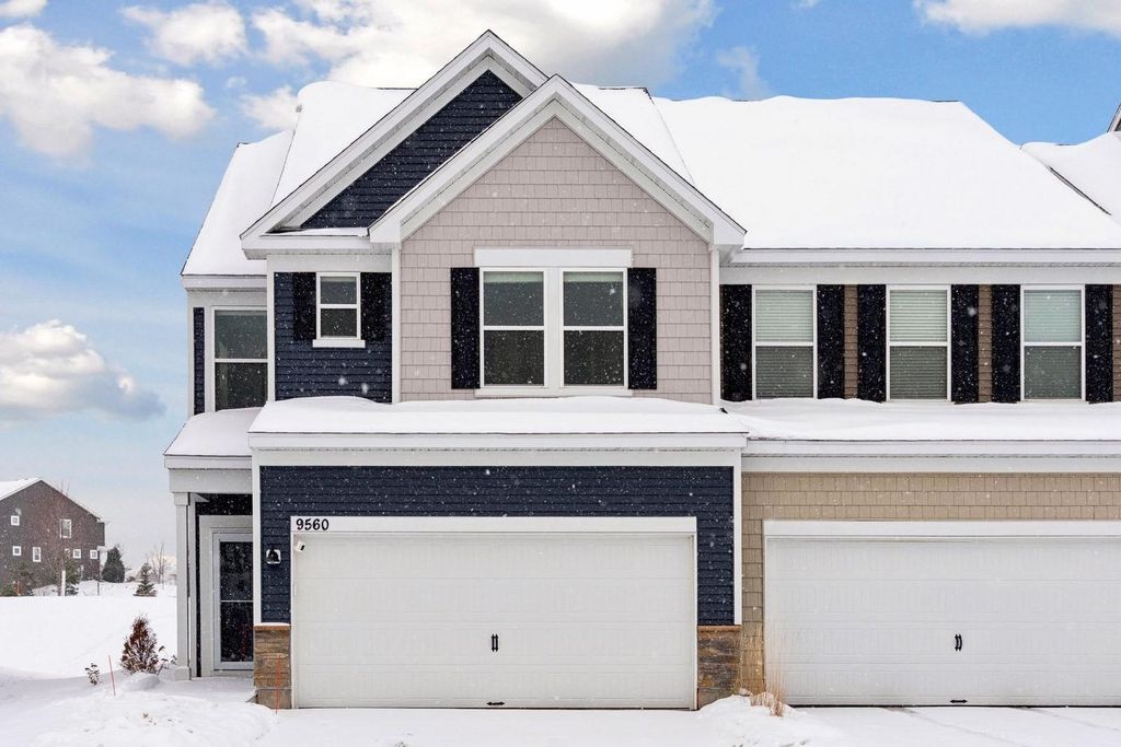 9560 4th Street N, Lake Elmo, MN 55042