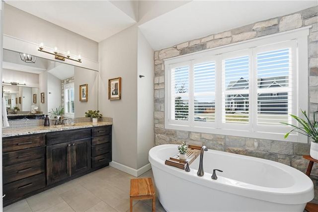 836 OLD HICKORY Road, Greenwood, MO 64034