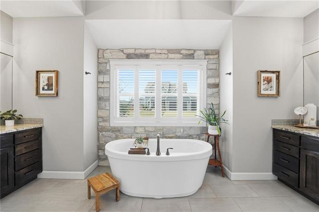 836 OLD HICKORY Road, Greenwood, MO 64034