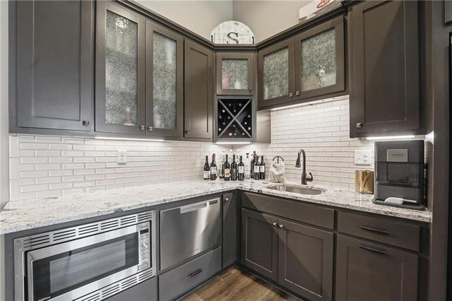 836 OLD HICKORY Road, Greenwood, MO 64034