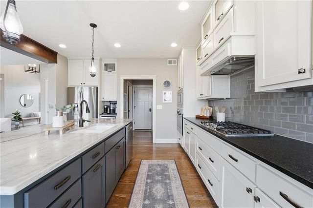 836 OLD HICKORY Road, Greenwood, MO 64034