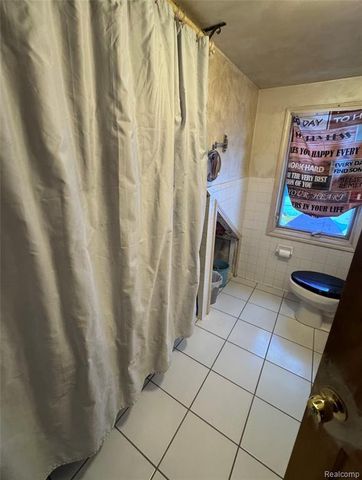 1071 Pelham Boulevard, Waterford, MI 48328