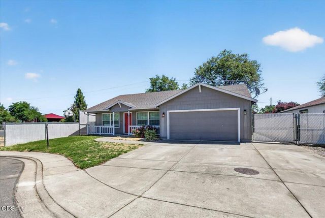 372 Sandi Way, Eagle Point, OR 97524