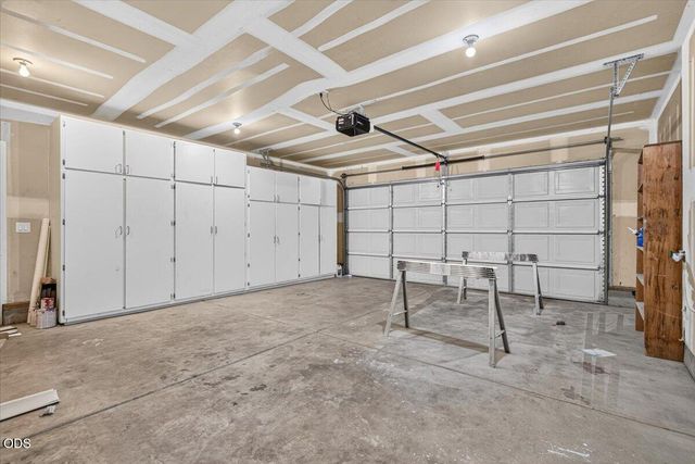 372 Sandi Way, Eagle Point, OR 97524