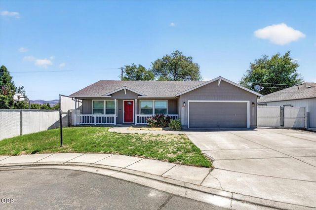 372 Sandi Way, Eagle Point, OR 97524