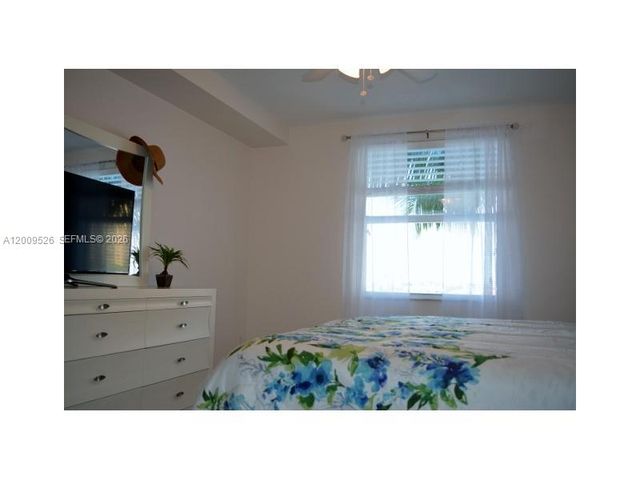 17100 N Bay Rd 1307, Sunny Isles Beach, FL 33160