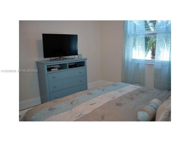 17100 N Bay Rd 1307, Sunny Isles Beach, FL 33160