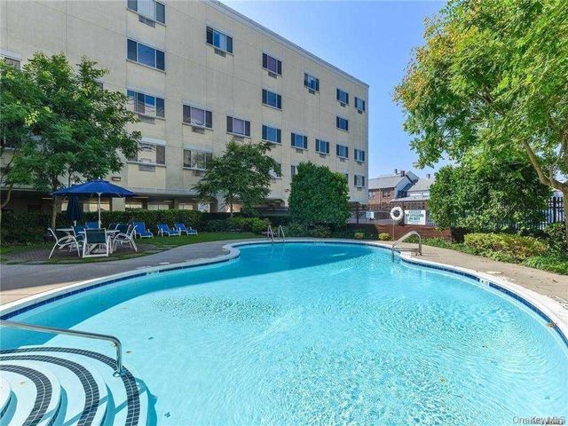 130 Post Avenue 324, Mineola, NY 11590