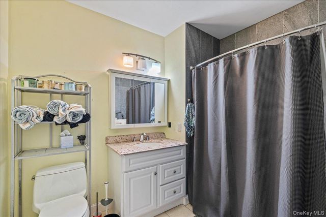 130 Post Avenue 324, Mineola, NY 11590