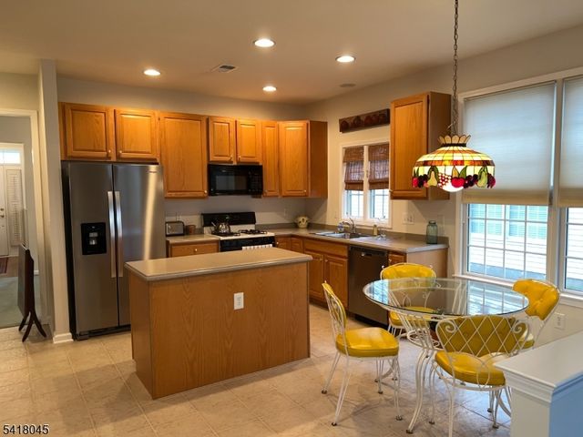 11 Stryker Rd, Franklin Twp., NJ 08873