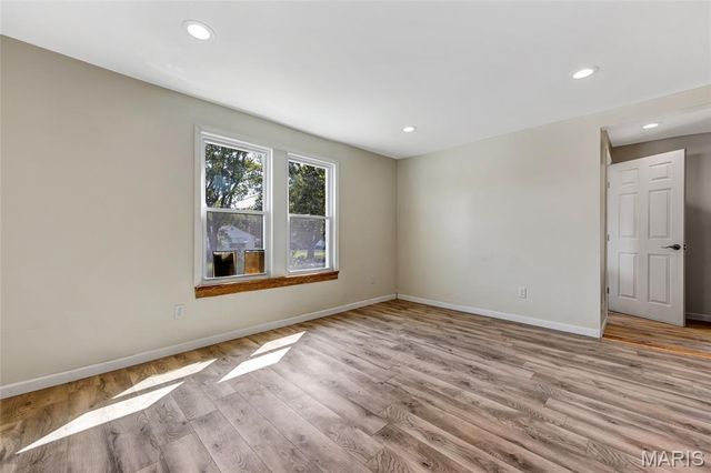 21 Shumate Avenue, Maryland Heights, MO 63043