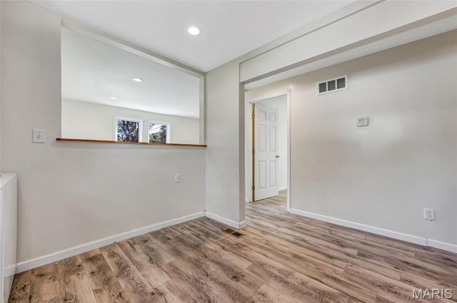 21 Shumate Avenue, Maryland Heights, MO 63043