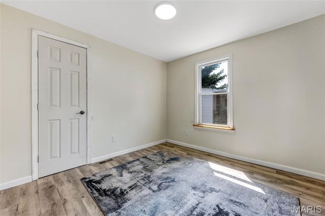 21 Shumate Avenue, Maryland Heights, MO 63043