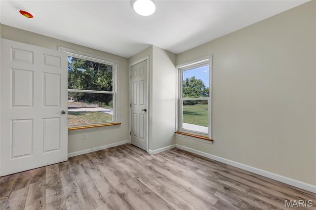 21 Shumate Avenue, Maryland Heights, MO 63043